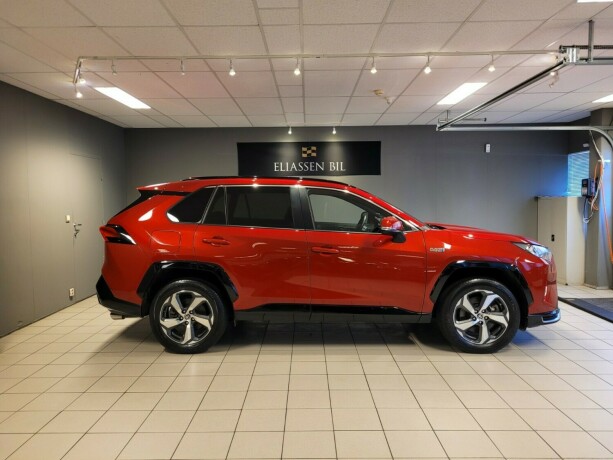 toyota-rav4-plug-in-petrol-2021-big-2