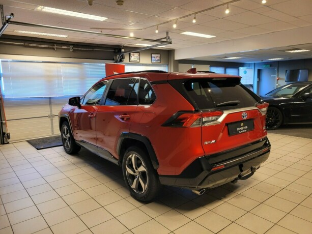 toyota-rav4-plug-in-petrol-2021-big-6