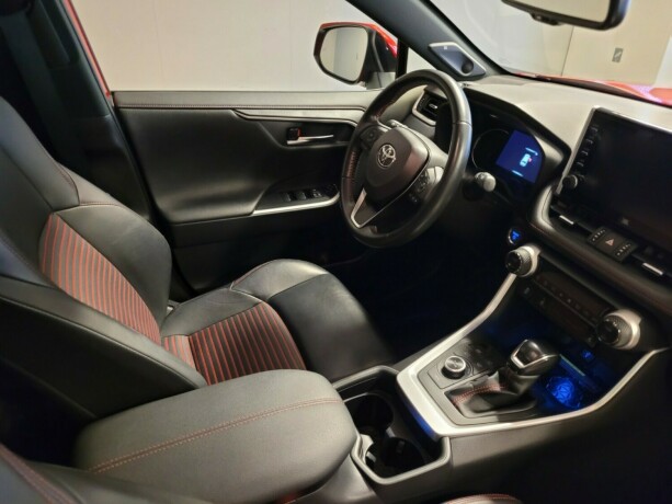 toyota-rav4-plug-in-petrol-2021-big-16