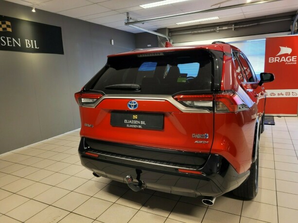 toyota-rav4-plug-in-petrol-2021-big-5