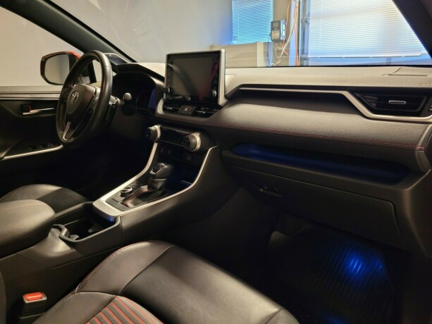 toyota-rav4-plug-in-petrol-2021-big-13