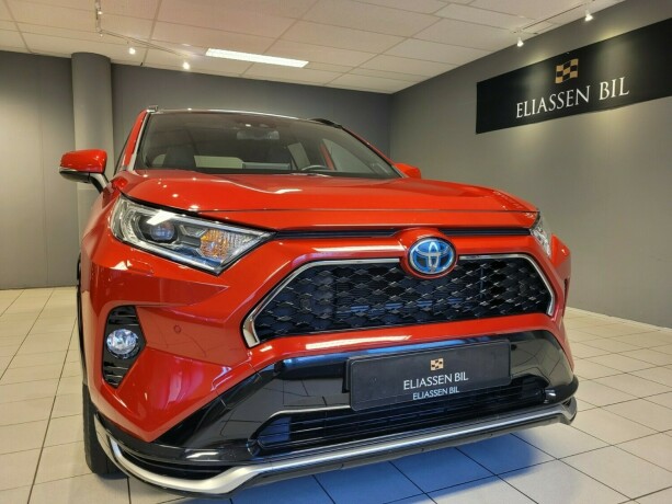 toyota-rav4-plug-in-petrol-2021-big-9