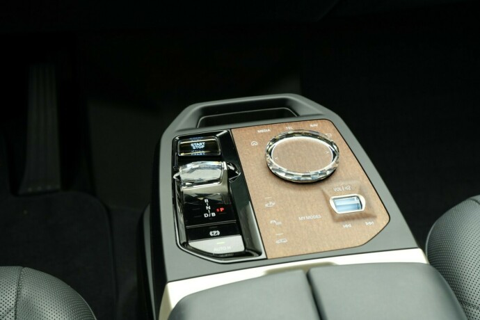 bmw-ix-elektrisitet-2022-big-43