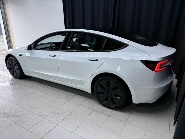 tesla-model-3-elektrisitet-2025-big-4
