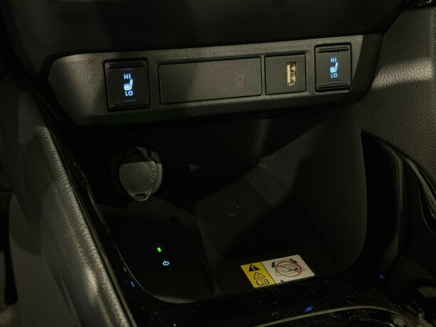 toyota-yaris-elektrisitetbensin-2021-big-23