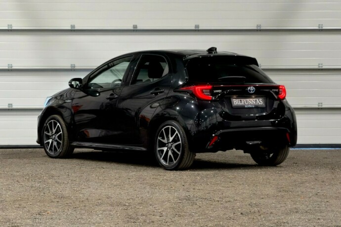 toyota-yaris-elektrisitetbensin-2021-big-3