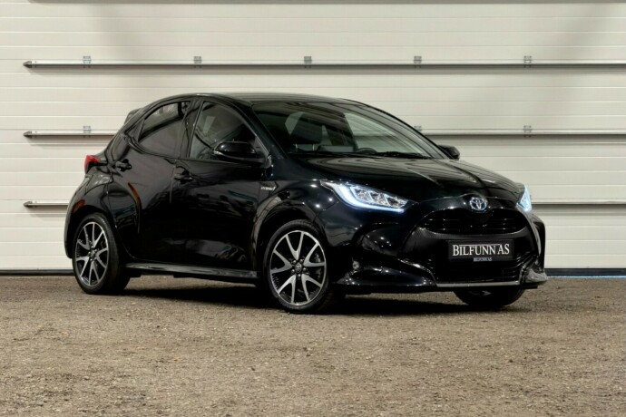 toyota-yaris-elektrisitetbensin-2021-big-0