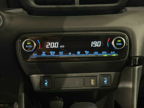 toyota-yaris-elektrisitetbensin-2021-big-22