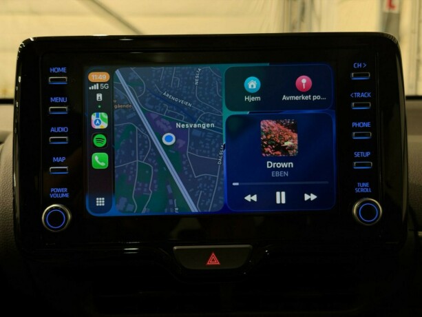 toyota-yaris-elektrisitetbensin-2021-big-17
