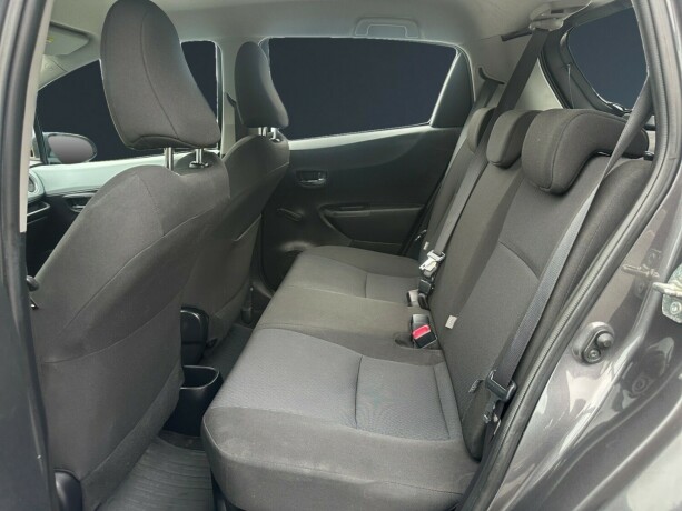 toyota-yaris-elektrisitetbensin-2013-big-12
