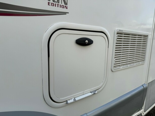rapido-s8-diesel-2013-big-70