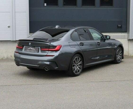bmw-330e-plug-in-petrol-2019-big-1