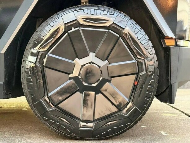 tesla-cybertruck-elektrisitet-2024-big-31