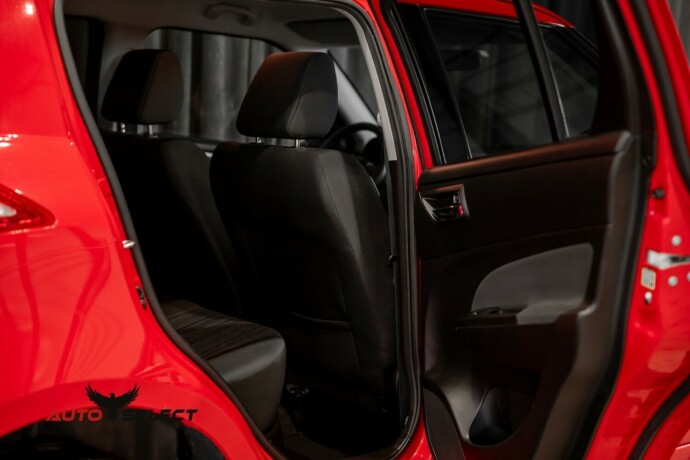 suzuki-swift-bensin-2015-big-11