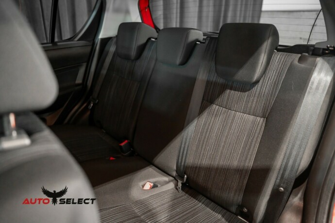 suzuki-swift-bensin-2015-big-15