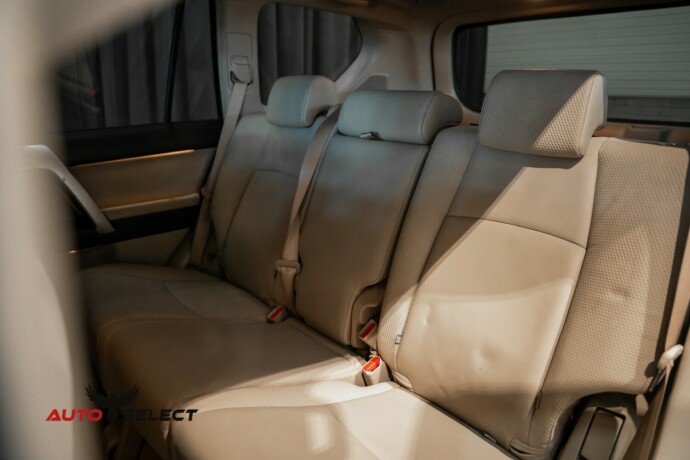 toyota-land-cruiser-diesel-2010-big-16