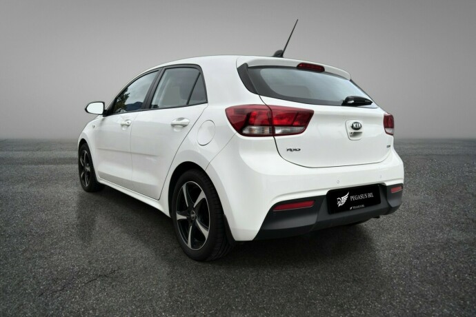 kia-rio-bensin-2018-big-5