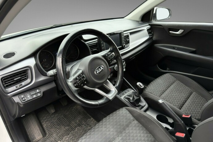 kia-rio-bensin-2018-big-7