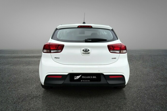 kia-rio-bensin-2018-big-4