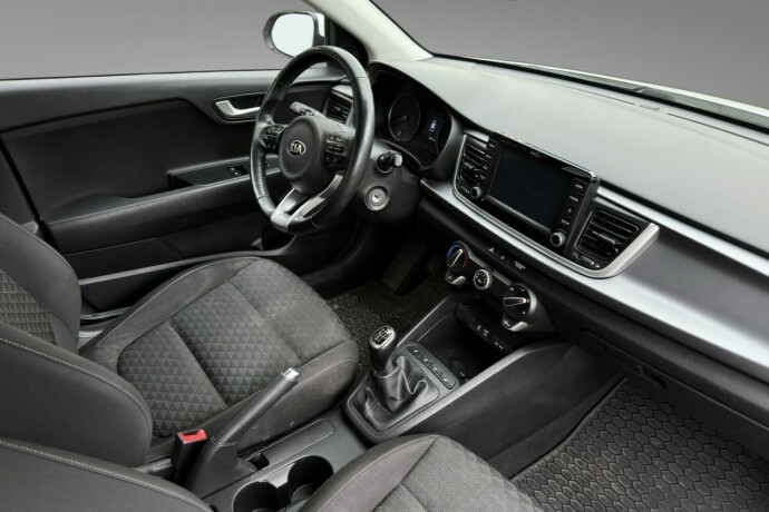 kia-rio-bensin-2018-big-11