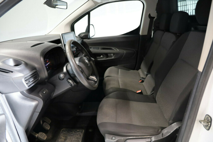 toyota-proace-city-diesel-2021-big-6