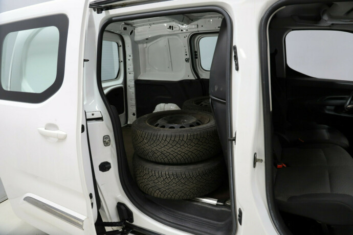 toyota-proace-city-diesel-2021-big-9