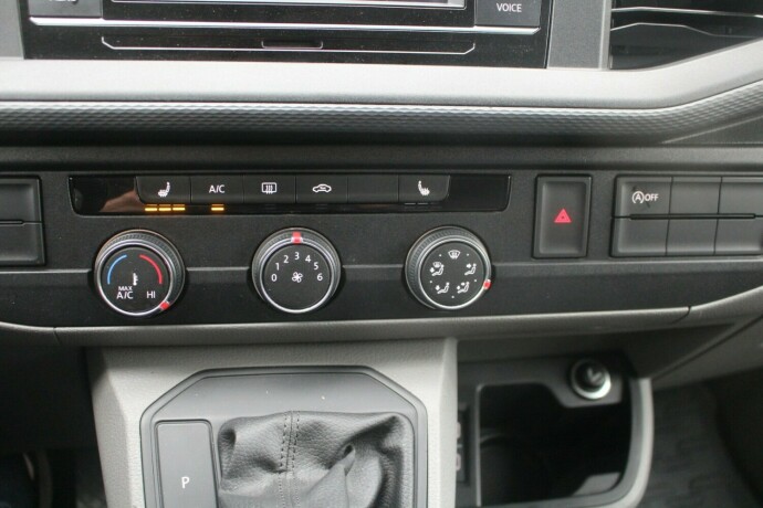 volkswagen-transporter-diesel-2021-big-20