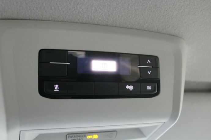volkswagen-transporter-diesel-2021-big-14