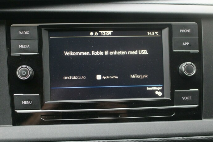 volkswagen-transporter-diesel-2021-big-18