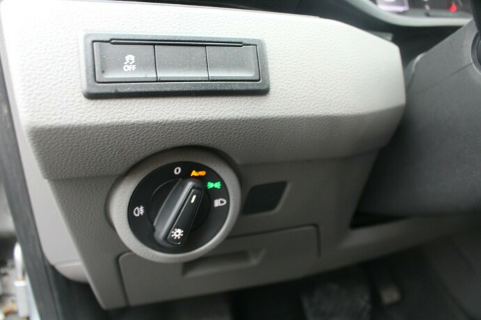 volkswagen-transporter-diesel-2021-big-12