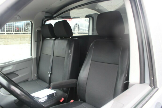 volkswagen-transporter-diesel-2021-big-10