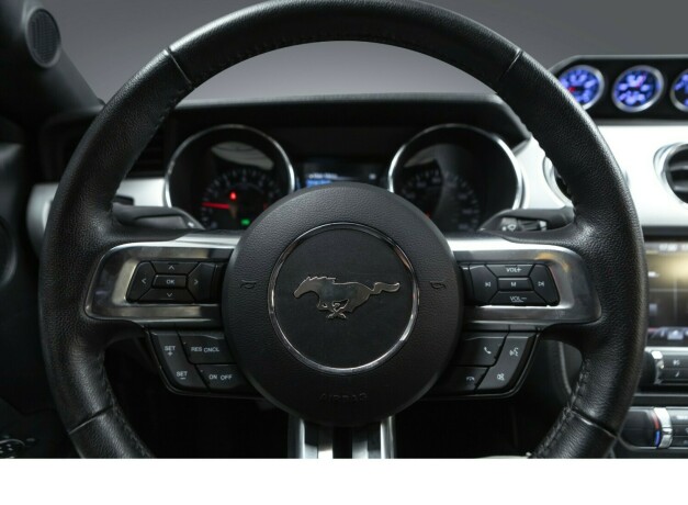 ford-mustang-bensin-2015-big-15