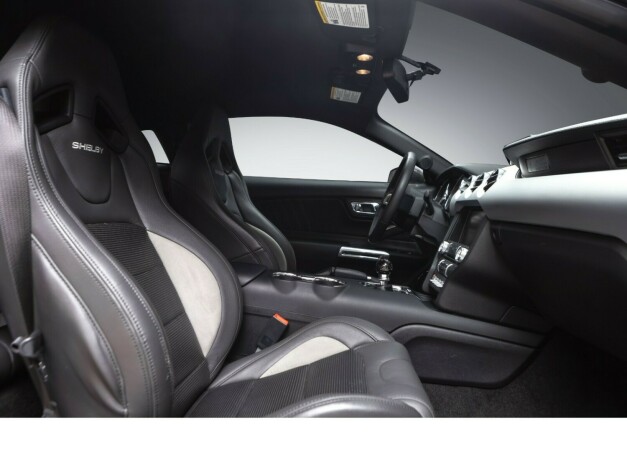 ford-mustang-bensin-2015-big-17