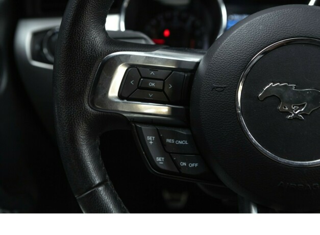 ford-mustang-bensin-2015-big-23
