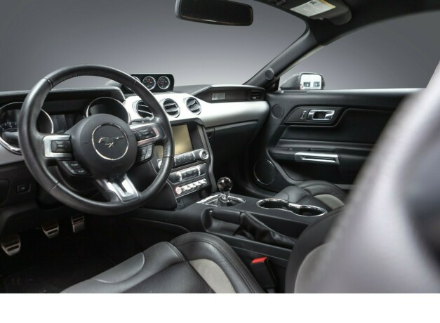 ford-mustang-bensin-2015-big-20
