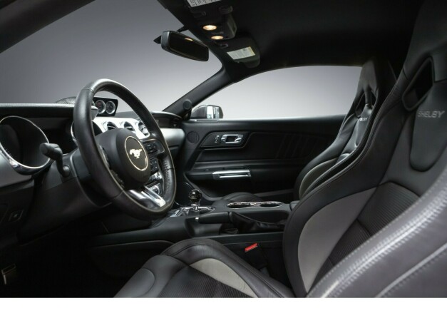 ford-mustang-bensin-2015-big-21