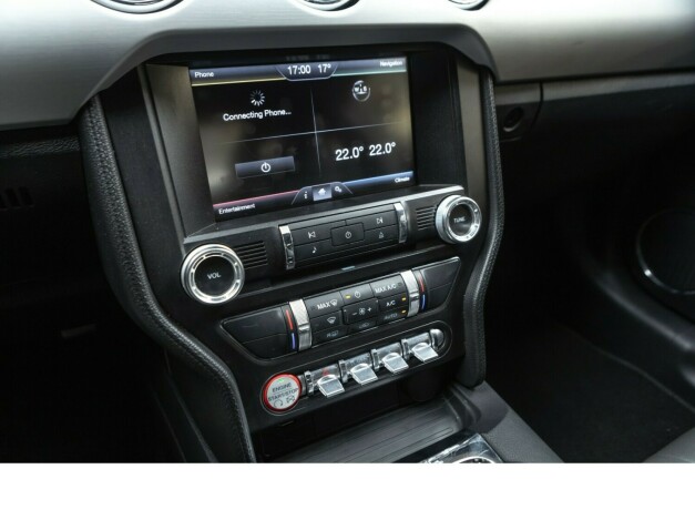 ford-mustang-bensin-2015-big-26
