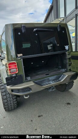 jeep-wrangler-unlimited-bensin-2016-big-9