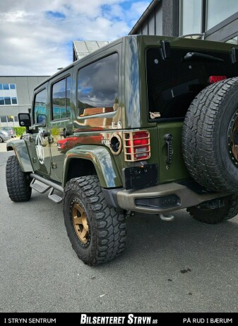 jeep-wrangler-unlimited-bensin-2016-big-8