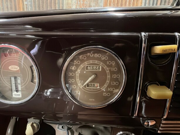 ford-v8-bensin-1939-big-20