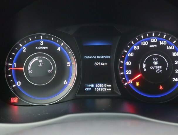 hyundai-i40-diesel-2012-big-18