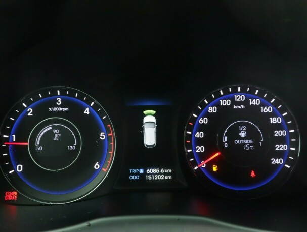 hyundai-i40-diesel-2012-big-14