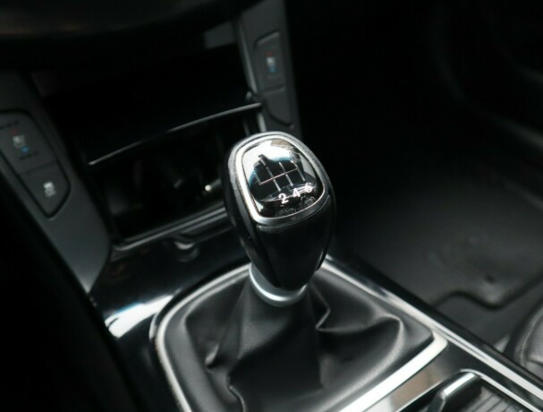 hyundai-i40-diesel-2012-big-9