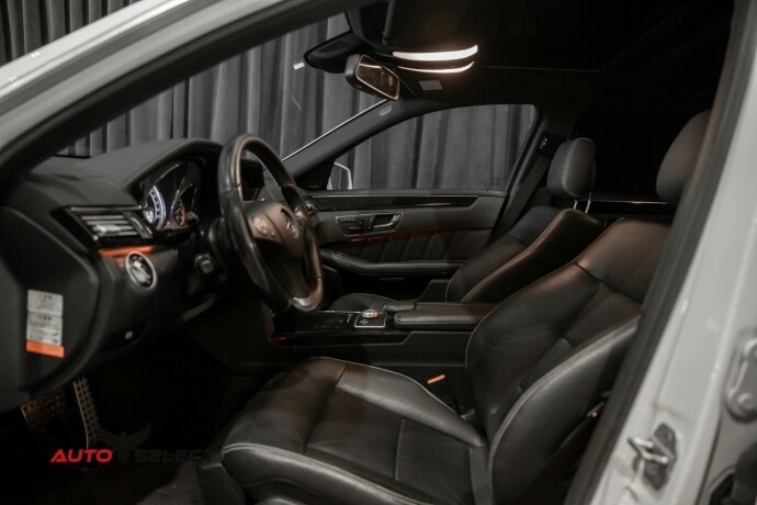 mercedes-benz-e55-bensin-2011-big-30