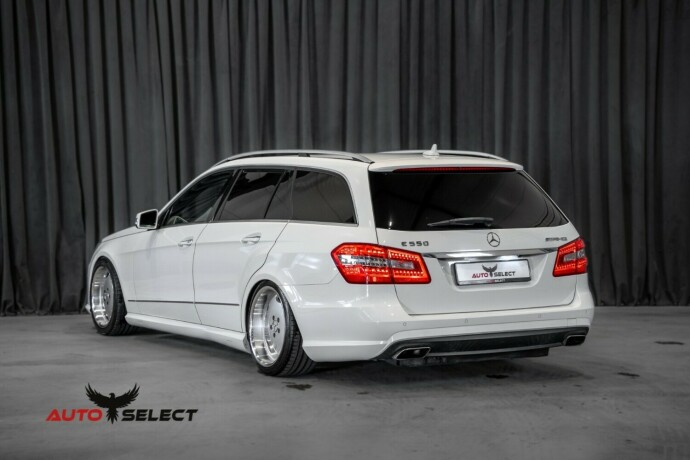 mercedes-benz-e55-bensin-2011-big-8
