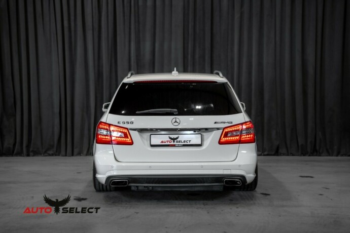 mercedes-benz-e55-bensin-2011-big-9