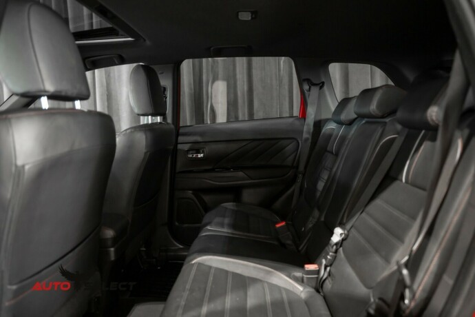 mitsubishi-outlander-elektrisitetbensin-2017-big-16