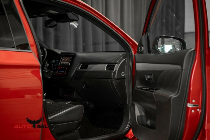 mitsubishi-outlander-elektrisitetbensin-2017-big-18