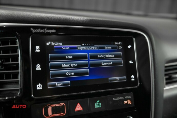 mitsubishi-outlander-elektrisitetbensin-2017-big-45