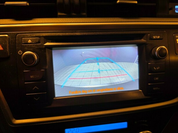 toyota-auris-elektrisitetbensin-2013-big-20